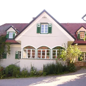 Hirschenhof 2*, Graz Austria